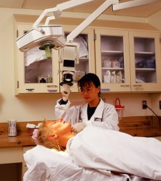 LX Lampa bezcieniowa operacyjna Outpatient II wersja z lampą typu Coolspot, podwójny montaż na suficie